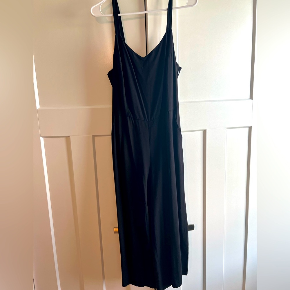 Old Navy, medium, v-neck, black romper with pockets
